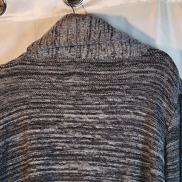 Rue21 Grey Black Heather Thick Woven Cable Knit Big Button Detail LS Cardigan L - Picture 10 of 16